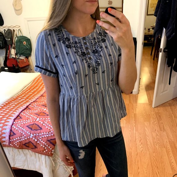 Xhilaration Floral Embroidered Peplum Top - Picture 4 of 4